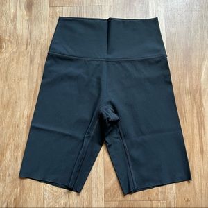 Aerie - 8” Biker Short - M - Black